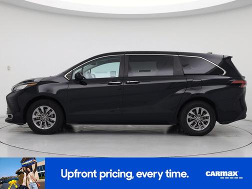 2022 Toyota Sienna XLE