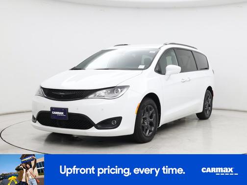 White 2019 Chrysler Pacifica Touring L Plus
