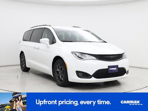 White 2019 Chrysler Pacifica Touring L Plus
