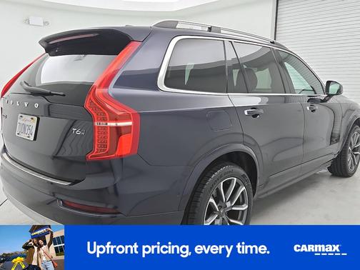 2017 Volvo XC90 T6 Momentum