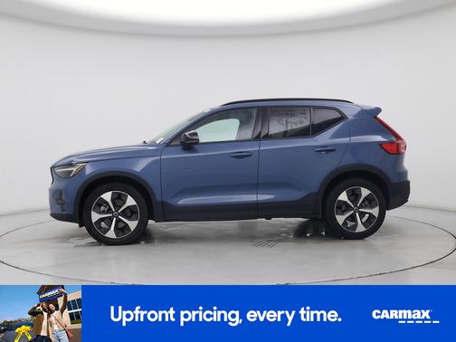 Blue 2024 Volvo XC40 B5 Core Dark Theme