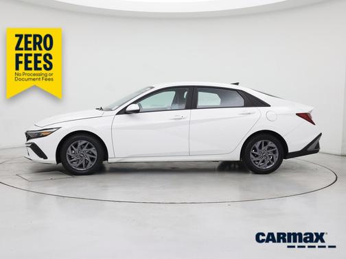 White 2024 Hyundai ELANTRA SEL