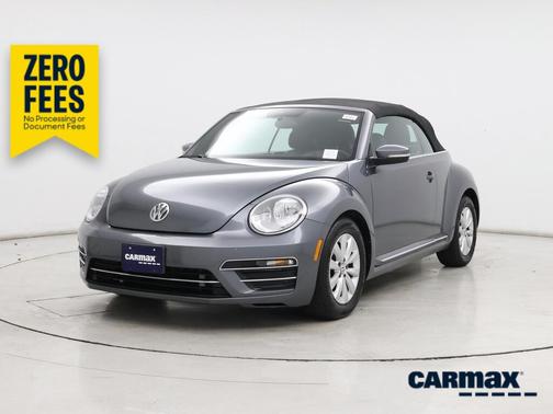 Silver 2018 Volkswagen Beetle SE