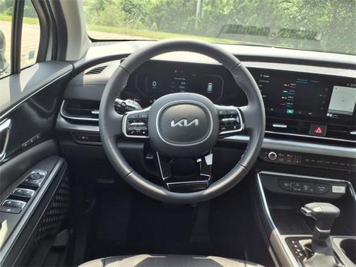 2025 Kia Carnival SX