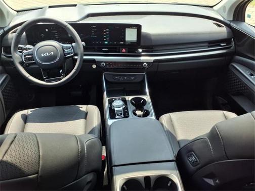 2025 Kia Carnival SX