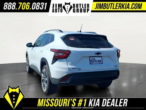 Summit White 2025 Chevrolet Trax FWD 2RS