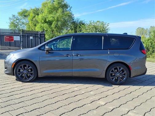 2018 Chrysler Pacifica Touring Plus