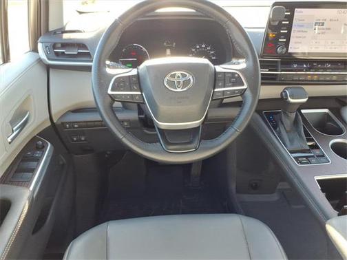 2021 Toyota Sienna XLE 7 Passenger