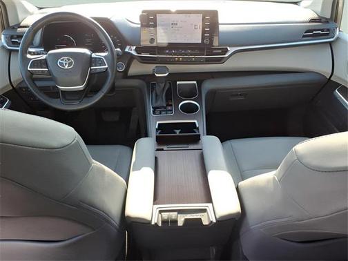2021 Toyota Sienna XLE 7 Passenger