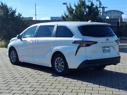 2021 Toyota Sienna XLE 7 Passenger