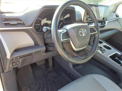 2021 Toyota Sienna XLE 7 Passenger