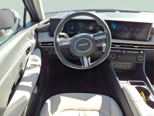 2025 Hyundai SONATA Hybrid SE