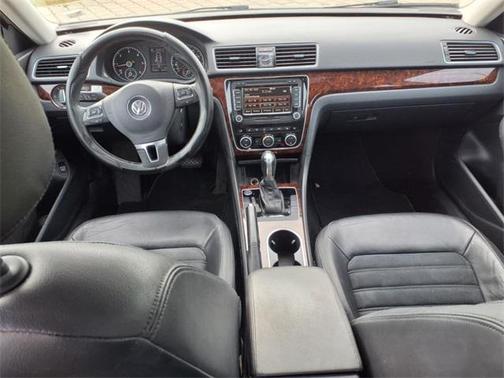 2013 Volkswagen Passat 2.0 TDI SEL Premium