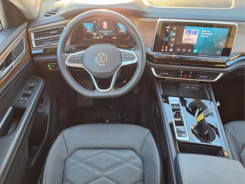 2024 Volkswagen Atlas 2.0T SE w/Technology 4MOTION