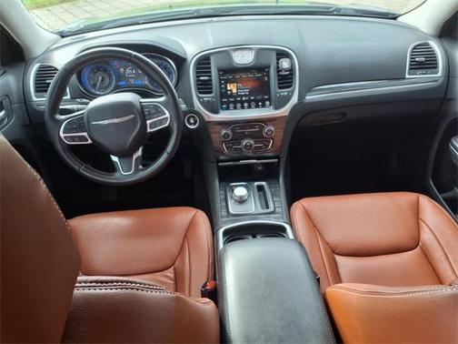 2018 Chrysler 300 Touring