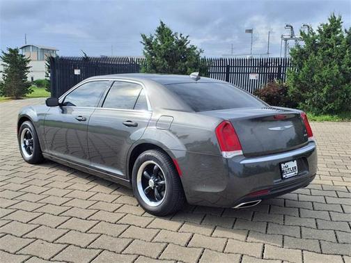 2018 Chrysler 300 Touring