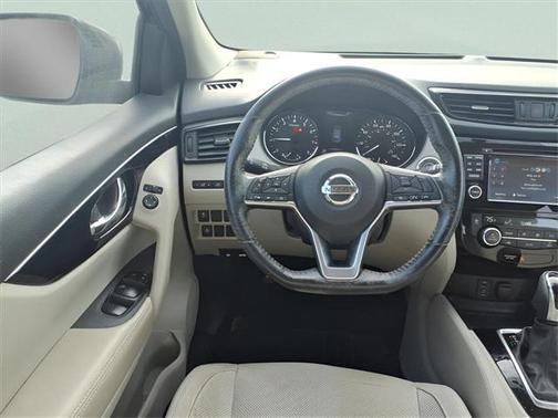 2017 Nissan Rogue Sport SL