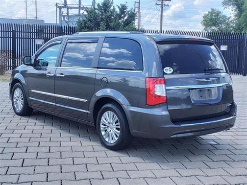 2016 Chrysler Town & Country Limited