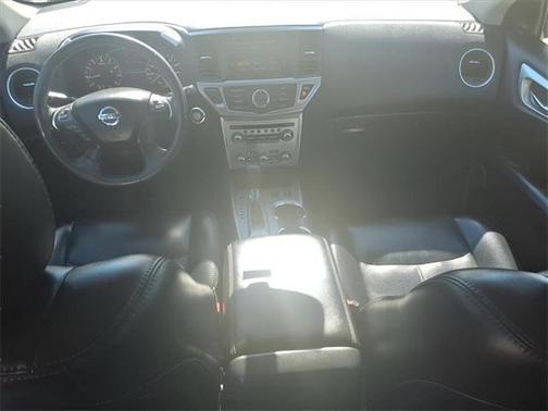 2017 Nissan Pathfinder SL