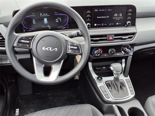 2025 Kia Seltos LX