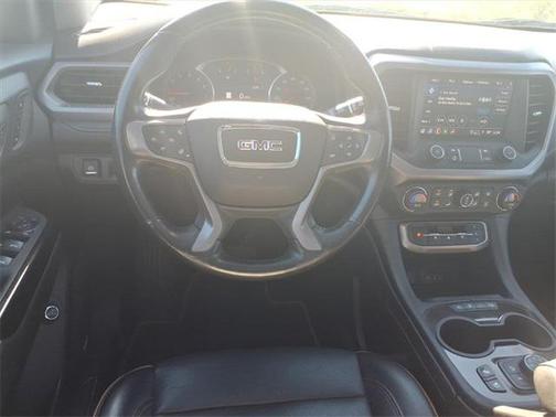 2022 GMC Acadia AWD AT4