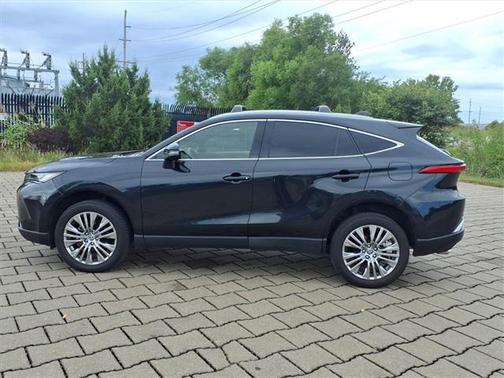 2022 Toyota Venza XLE