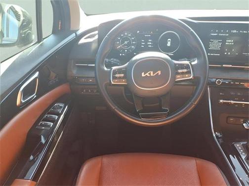 2024 Kia Carnival SX