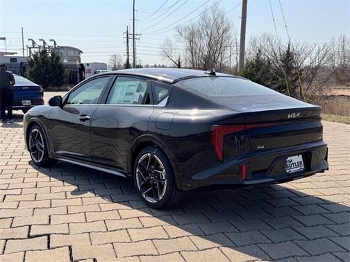 2025 Kia K4 GT-Line