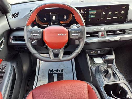 Snow White Pearl 2026 Kia K4 GT-Line