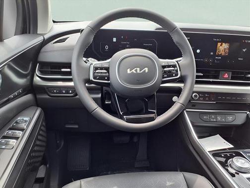 Aurora Black Pearl 2025 Kia Carnival Hybrid SX