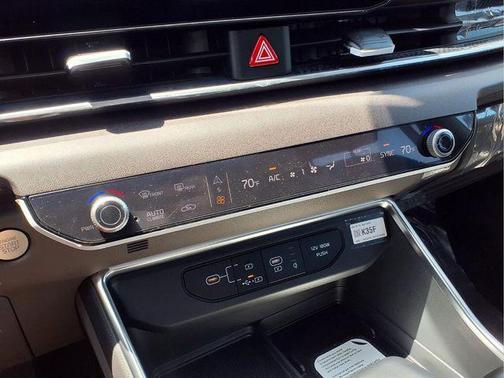 Snow White Pearl 2026 Kia Carnival SX