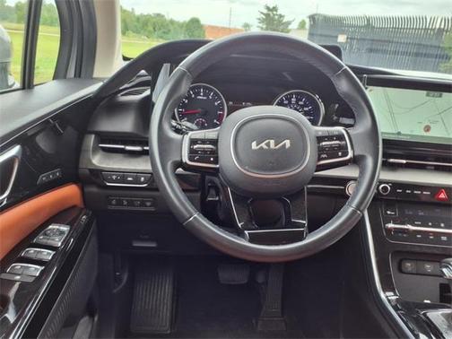 2022 Kia Carnival SX