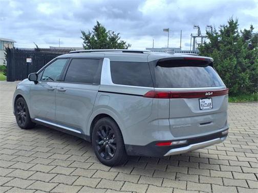 2022 Kia Carnival SX