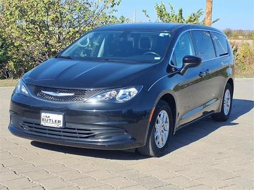 2020 Chrysler Voyager LX