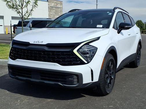 Glacial White Pearl 2023 Kia Sportage S