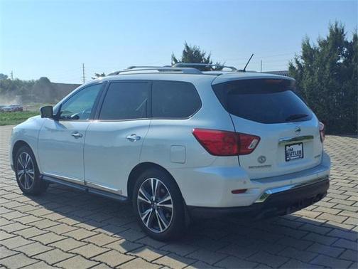 2017 Nissan Pathfinder Platinum