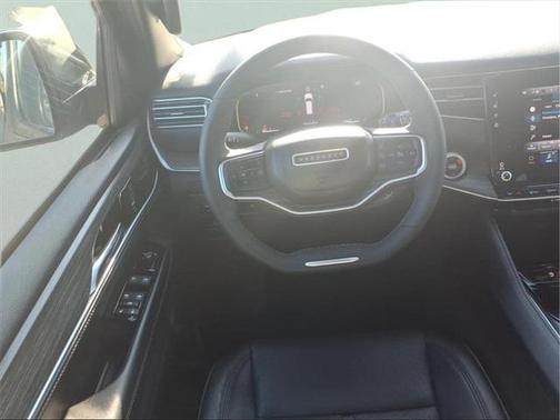 2024 Jeep Wagoneer L Series II 4x2