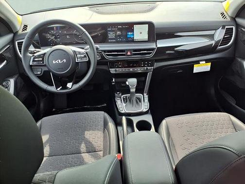 2025 Kia Seltos X-Line
