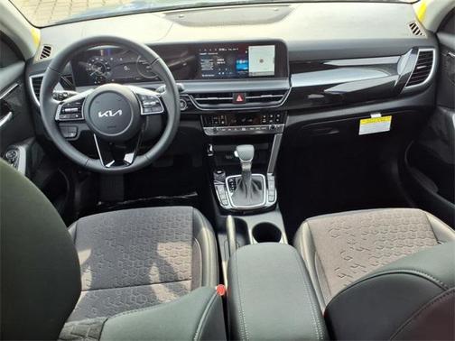 2025 Kia Seltos X-Line