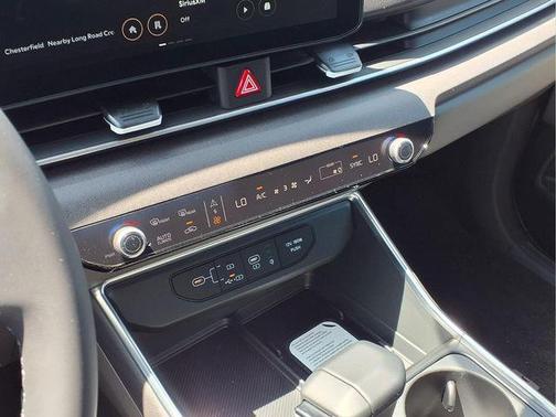Snow White Pearl 2026 Kia Carnival SX