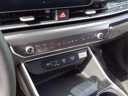 2026 Kia Carnival LX