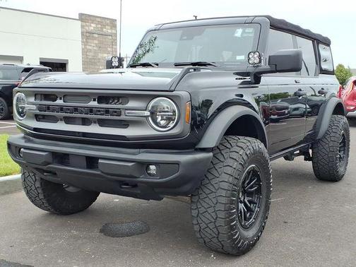 SHADOW BLACK 2022 Ford Bronco Big Bend