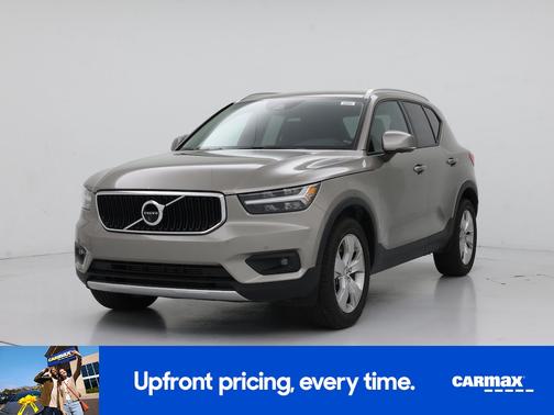 2022 Volvo XC40 T4 Momentum