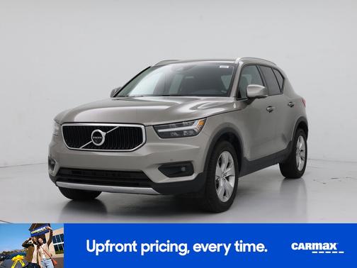 2022 Volvo XC40 T4 Momentum