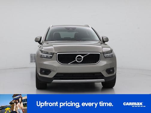 2022 Volvo XC40 T4 Momentum