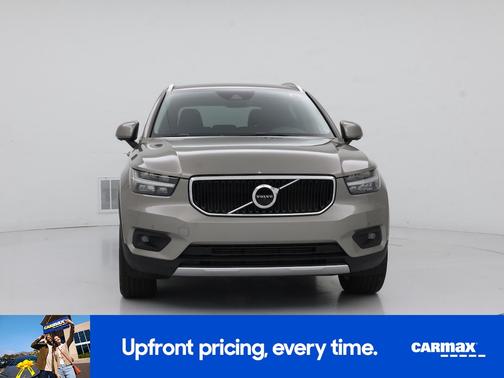 2022 Volvo XC40 T4 Momentum
