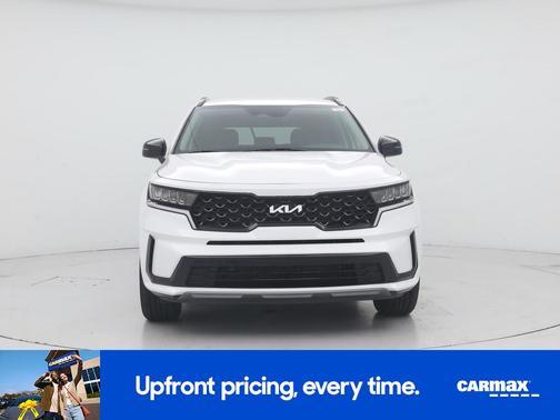 White 2022 Kia Sorento S