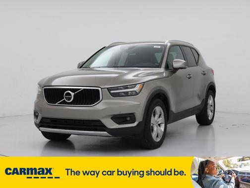 2022 Volvo XC40 T4 Momentum