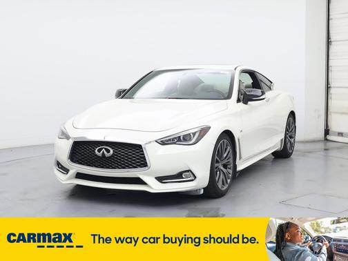 2017 INFINITI Q60 Premium