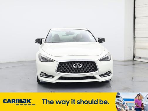2017 INFINITI Q60 Premium